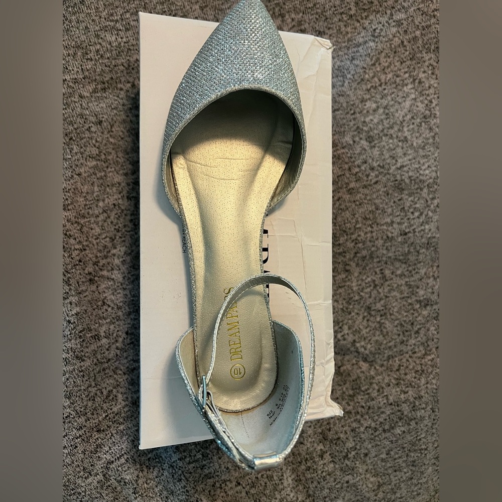 Dream Pairs Silver Flats Elegant Design Sz 10